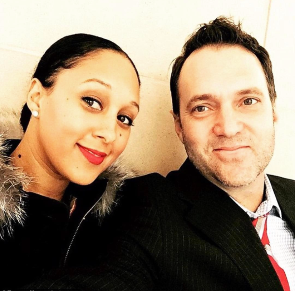 These Famous Couples Take The Best Selfies Together
